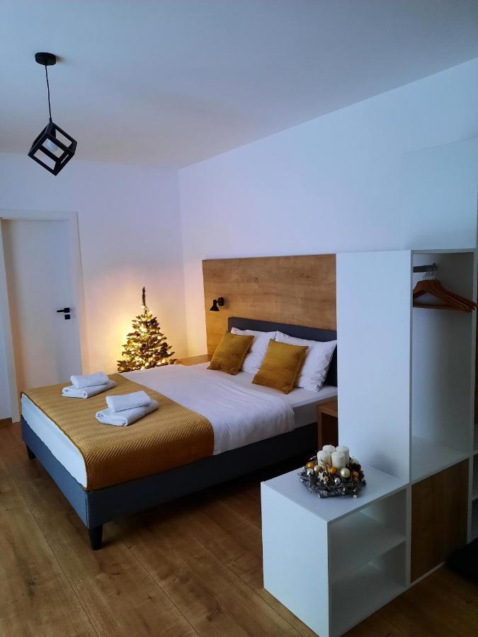 Apartmany Runi สตารา เลชนา ภายนอก รูปภาพ